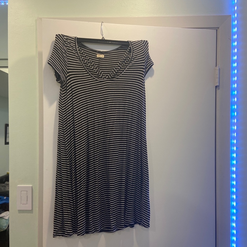 HOLLISTER STRIPED T-SHIRT DRESS